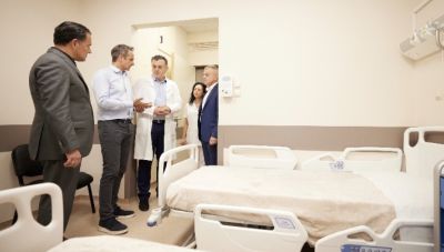 Ο Κυριάκος Μητσοτάκης στο ΚΑΤ: Βήμα-βήμα οι υποδομές του ΕΣΥ βελτιώνονται