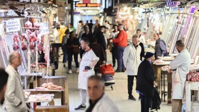 Κορυφώνονται οι προετοιμασίες για το πασχαλινό τραπέζι-Ακριβότερο σε σχέση με πέρσι