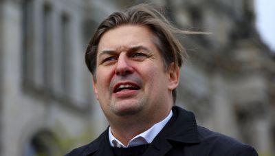 Μαξιμίλιαν Κρα: Παραιτείται από την AfD μετά τις δηλώσεις ότι δεν ήταν όλοι οι άνθρωποι των SS εγκληματίες
