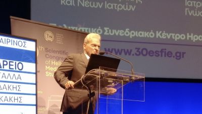 Αλέξης Καλοκαιρινός προς φοιτητές Ιατρικής και νέους γιατρούς: Κρατήστε ψηλά τη σημαία του Ανθρωπισμού