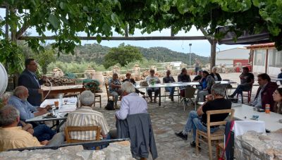ΚΚΕ - Στο χωριό Πεύκος σύσκεψη με τους κατοίκους  - Ομιλία Συντυχάκη