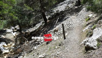Διαλυμένες οι προστατευτικές κουπαστές στα επικίνδυνα σημεία του πολυσύχναστου φαραγγιού Γάφαρη στο Ζαρό (φωτο)