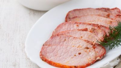 Taste Atlas: Το κρητικό απάκι κι άλλα 2 ελληνικά πιάτα στη λίστα με τις καλύτερες συνταγές με χοιρινό κρέας στον κόσμο