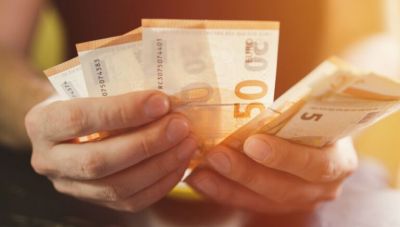 Γιατί οι Έλληνες αποταμιεύουν τα λιγότερα χρήματα σε όλη την Ευρώπη