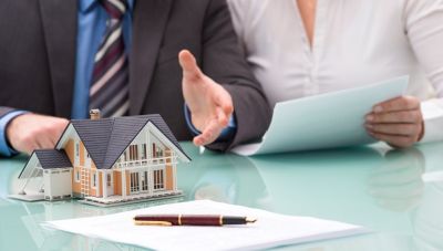 Διπλό μπλόκο της εφορίας στα ακίνητα μέσα από δυο έργα
