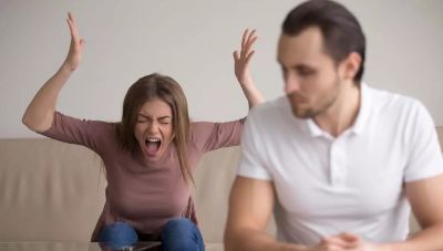 Οι εκρήξεις οργής αυξάνουν τον κίνδυνο για έμφραγμα ή εγκεφαλικό για τα επόμενα 40′