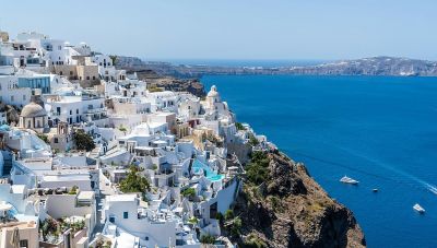 Τουρισμός: «Η Ελλάδα μπορεί να αποκτήσει μία σταθερή βάση 30 εκατ. αφίξεων»