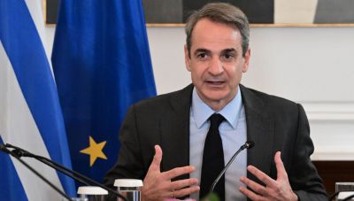 Ο Μητσοτάκης θέτει τα πρώτα διλήμματα των ευρωεκλογών και ανοίγει μέτωπο με το ΠΑΣΟΚ