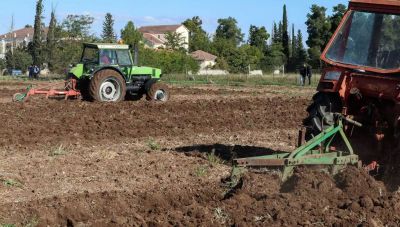 Μέχρι τώρα 3.400 επιχειρήσεις και αγρότες έλαβαν την προκαταβολή του 50% της κρατικής αρωγής