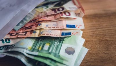 Δώρο Πάσχα: Ποιοι εργαζόμενοι το δικαιούνται – Πώς υπολογίζεται online