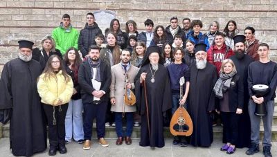 Λύρα και Κρητικά τραγούδια  στον Πατριάρχη από το Μουσικό Σχολείο Ηρακλείου