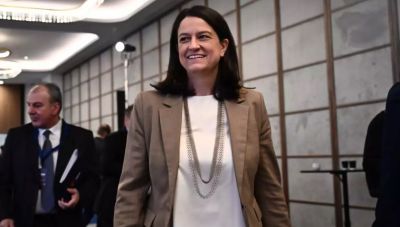 Στο Λος Άντζελες η Νίκη Κεραμέως για την επιστολική ψήφο