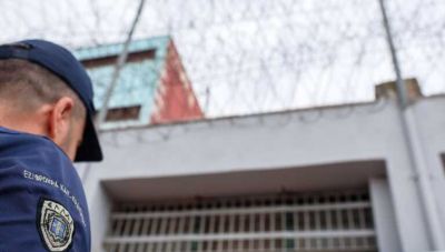Χειροπέδες σε έναν σωφρονιστικό υπάλληλο και έναν ιδιώτη για ναρκωτικά