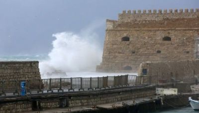 Ηράκλειο: Το Λιμεναρχείο προειδοποιεί για ισχυρούς νοτιάδες και βροχές