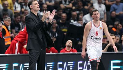 Οι παίκτες που αποθέωσε ο Γιώργος Μπαρτζώκας για το «διπλό» του Ολυμπιακού στο Βελιγράδι