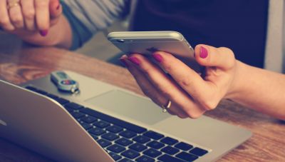 Ηλεκτρονικό εμπόριο: Smartphones και social media το αλλάζουν