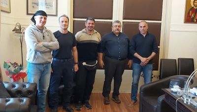 Στο Νίκο Καλογερή τα μέλη του ΔΣ του Σωματείου Εργαζομένων ΕΚΑΒ Χανίων