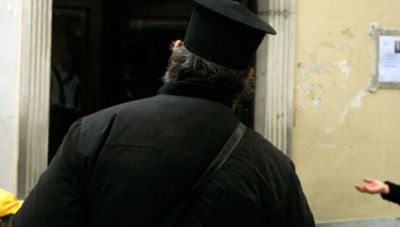 Θεσσαλονίκη: Πώς ιερέας και καθηρημένος παπάς εξαπάτησαν πιστούς αρπάζοντας πάνω από 1,3 εκατ.