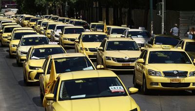 ΑΑΔΕ: Πρόστιμα 1.000 ευρώ σε ταξί χωρίς αυτοκόλλητο POS - Από πότε ισχύει