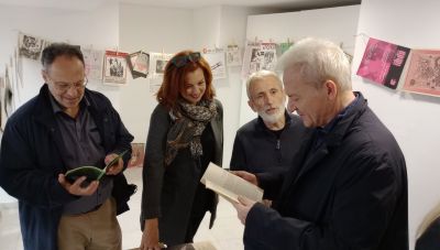 «50 Χρόνια Μεταπολίτευση»: Έκθεση έντυπου υλικού του φωτογράφου Νίκου Μανούση στη Βικελαία Δημοτική Βιβλιοθήκη