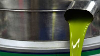 Ελαιόλαδο: Παιχνίδια των Ισπανών ρίχνουν τις τιμές, αλλά η Κρήτη δεν πρέπει να επηρεάζεται – Η χρονιά αρχίζει με «παγίδες»