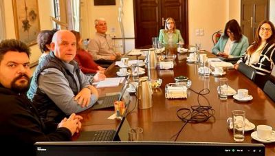 Σύσκεψη στην Αποκεντρωμένη Διοίκηση για την υλοποίηση του έργου  «Παρατηρητήριο Αστικού Πρασίνου Κρήτης»