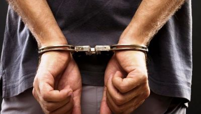 Χανιά: Χτύπησε τη σύζυγο του στο πρόσωπο στη διάρκεια καυγά και βρέθηκε με χειροπέδες