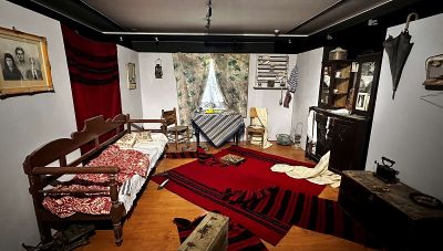 Πραγματοποιήθηκαν εγκαίνια της έκθεσης «Εγκαταστάσεις Μετοικήσεις» στη Δημοτική Πινακοθήκη Μαλεβιζίου