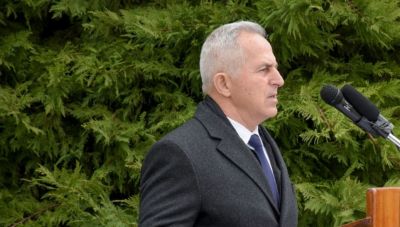 ΣΥΡΙΖΑ κατά Αποστολάκη: Ντροπιαστική αποστασία - Ο λαός θα τον στείλει στον κάλαθο της ιστορίας