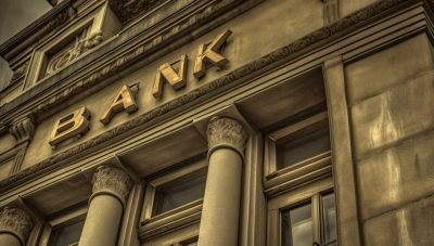 Γιατί οι ελληνικές τράπεζες στρέφουν το βλέμμα τους στην Ευρώπη