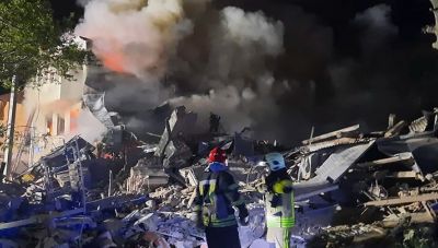 Πυρκαγιά σε κέντρο υγείας του Κιέβου από επιδρομή ρωσικών drones