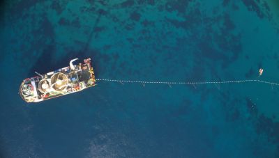 Σε πλήρη εξέλιξη οι μελέτες βυθού για την ηλεκτρική διασύνδεση Κρήτης-Κύπρου