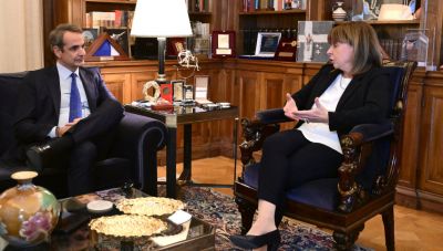 Μητσοτάκης σε Σακελλαροπούλου: Οι ελληνοαμερικανικές σχέσεις δεν θα επηρεαστούν από το αποτέλεσμα των εκλογών στις ΗΠΑ