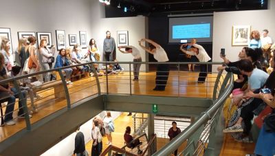 «Δύο Γυναίκες, Δύο Τέχνες: Η Ματιά της Νέλλης και οι Στίχοι της Ευτυχίας»: Στις 9/11 στη Δημοτική Πινακοθήκη Χανίων