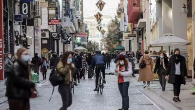 Κορονοϊός: 17 νεκροί, 16 διασωληνωμένοι και 547 νέες εισαγωγές την τελευταία εβδομάδα – Η επιδημιολογική έκθεση του ΕΟΔΥ