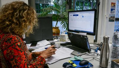 Κατώτατος μισθός: Οι αυξήσεις για όσους μπαίνουν στο δημόσιο-Πώς θα καθορίζεται τα επόμενα τρία χρόνια