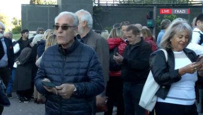 Στο συνέδριο η πράξη «διαζυγίου» ΣΥΡΙΖΑ – Κασσελάκη – Πλήθος κόσμου στο σημείο