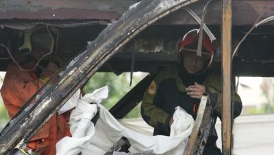 Ταϊλάνδη: Τουλάχιστον 23 άνθρωποι έχασαν τη ζωή τους σε πυρκαγιά που ξέσπασε σε σχολικό λεωφορείο