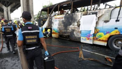 Ταϊλάνδη: Φωτιά σε σχολικό λεωφορείο – Πάνω από 20 άνθρωποι έχασαν τη ζωή τους