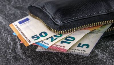 Το σχέδιο της κυβέρνησης για τα πουρμπουάρ με κάρτες