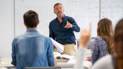 Εγκρίθηκαν προσλήψεις 41.900 αναπληρωτών εκπαιδευτικών για το τρέχον έτος