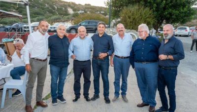 Το καζάνι του Λευτέρη Αυγενάκη για τους φίλους του...