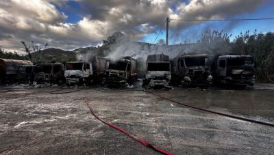 Δ. Μαλεβιζίου: Εμπρησμός πίσω απο την καταστροφή των οχημάτων (Βίντεο +Φωτο)