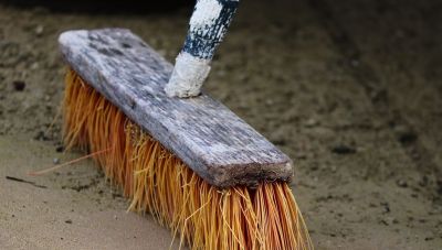 Ηράκλειο: Στην Ψυχιατρική μετά από χτυπήματα στη μητέρα του με σκουπόξυλο