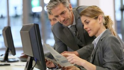 Ψήφισμα του 50ου Συνεδρίου της Π.Ο.Ε.-Ο.Τ.Α. - Σκληρές καταγγελίες για αντιδημοκρατικές ενέργειες από αιρετούς