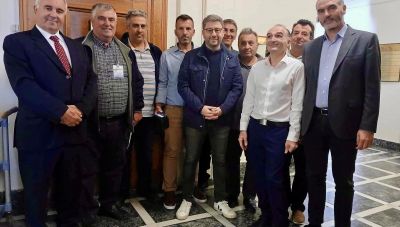 Μανώλης Χνάρης: Συνάντηση με τους πλοιοκτήτες