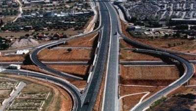 Αττική Οδός: Μείωση των διοδίων από 2,8 σε 2,5 ευρώ  – Τι ισχύει για τα e-Pass