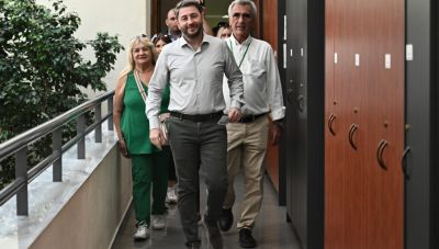 Εκλογές ΠΑΣΟΚ: Ψήφισε ο  Νίκος Ανδρουλάκης – «Σε μόλις δυόμιση χρόνια σπάσαμε τις μυλόπετρες του δικομματισμού»