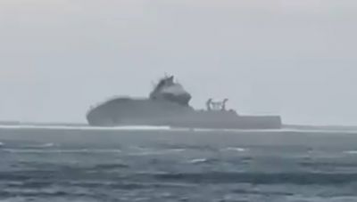 Ωκεανογραφικό της Νέας Ζηλανδίας ναυάγησε ανοικτά των νήσων Σαμόα - Σώοι οι 75 επιβαίνοντες σώοι