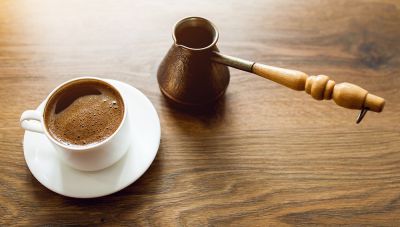 Πικρός από σήμερα ο καφές - Πόσο θα κοστίζει ο εσπρέσο και ο ελληνικός μετά τις αυξήσεις